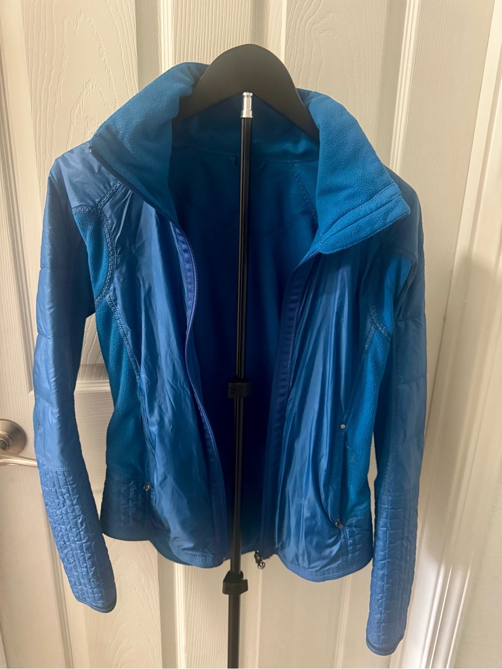 lululemon athletica Blue Hooded Puffer Jacket - Picture 2 of 3
